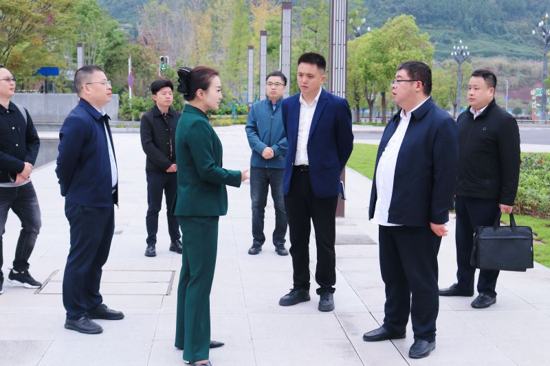 1762309465171053456.jpg 发.jpg